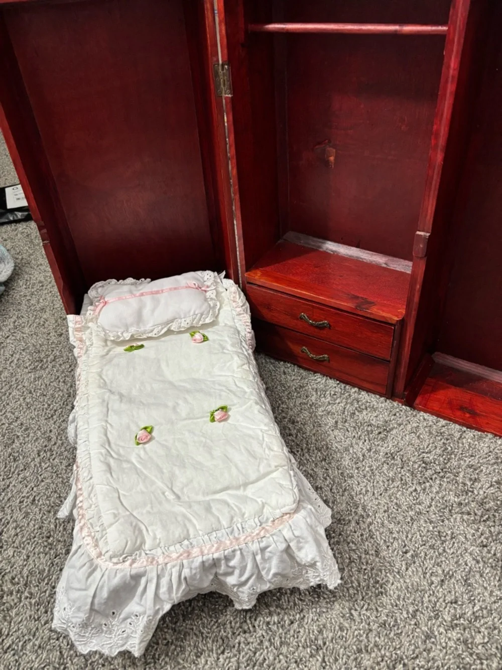 VINTAGE American Girl Carry Armoire Case!!! COLLECTORS PIECE! - Picture 2 of 4